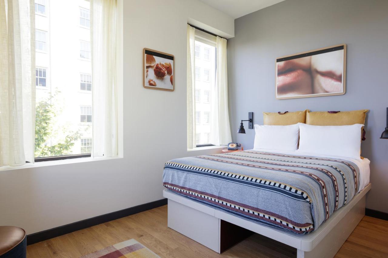 Moxy Richmond Downtown Hotel Стая снимка