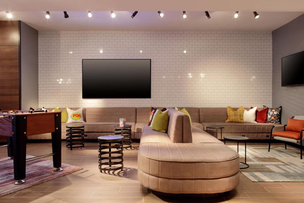 Moxy Richmond Downtown Hotel Екстериор снимка